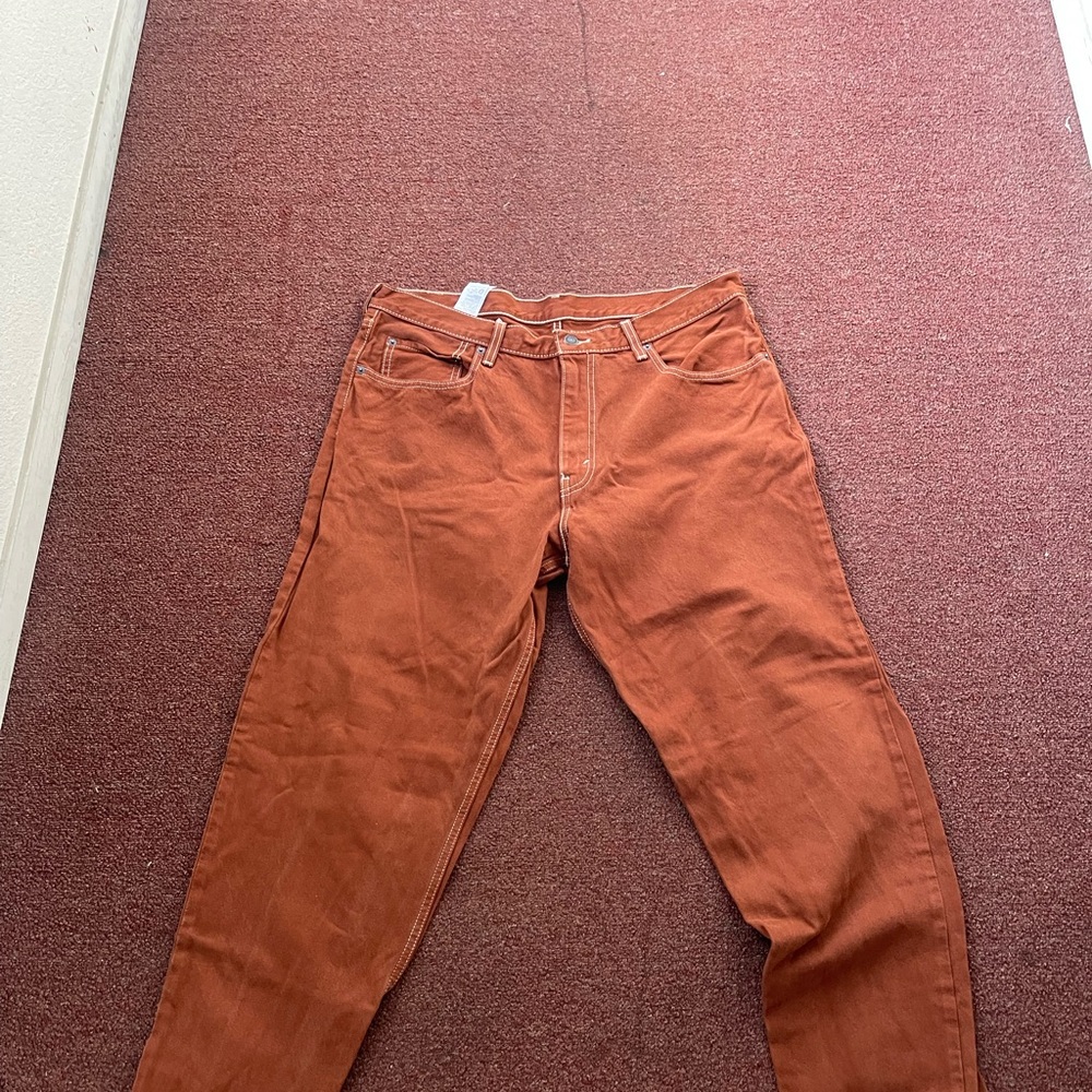 Levi's Men’s Relaxed Jeans in Rust